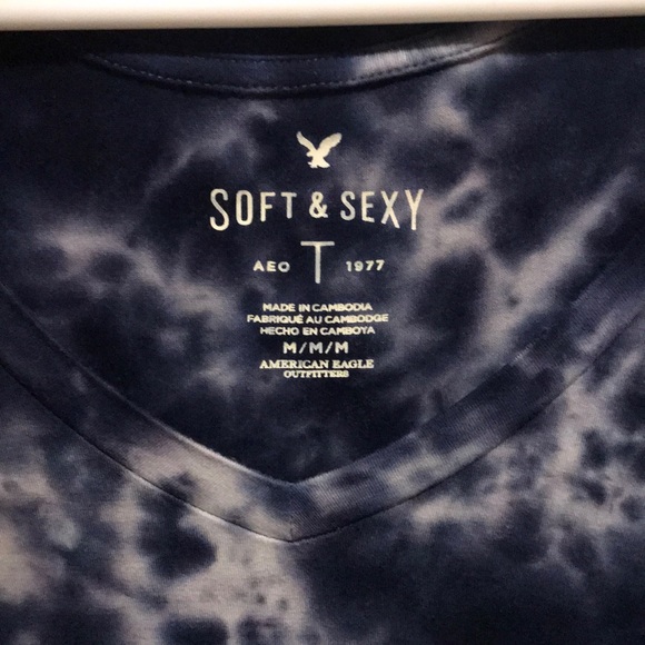 AMERICAN EAGLE v-neck tee - Picture 3 of 3